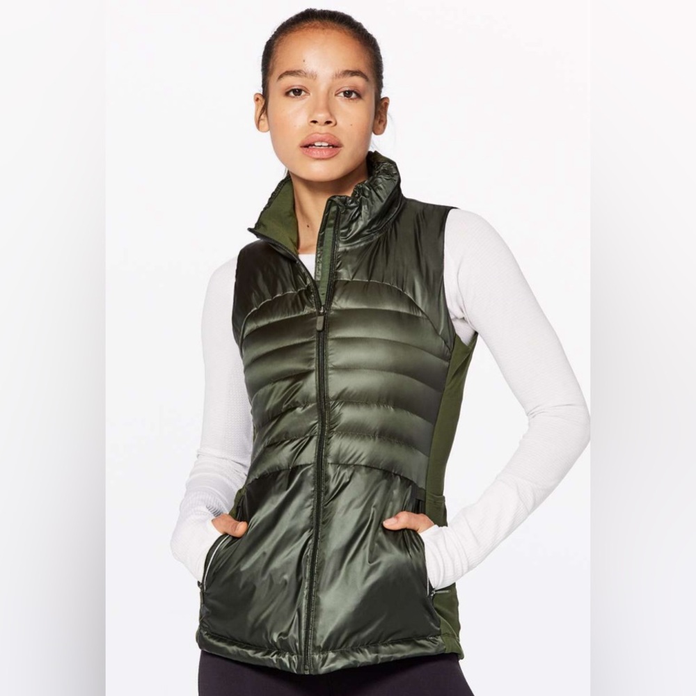 Lululemon Down For A Run Vest II 2
Gator Green dark green reflective